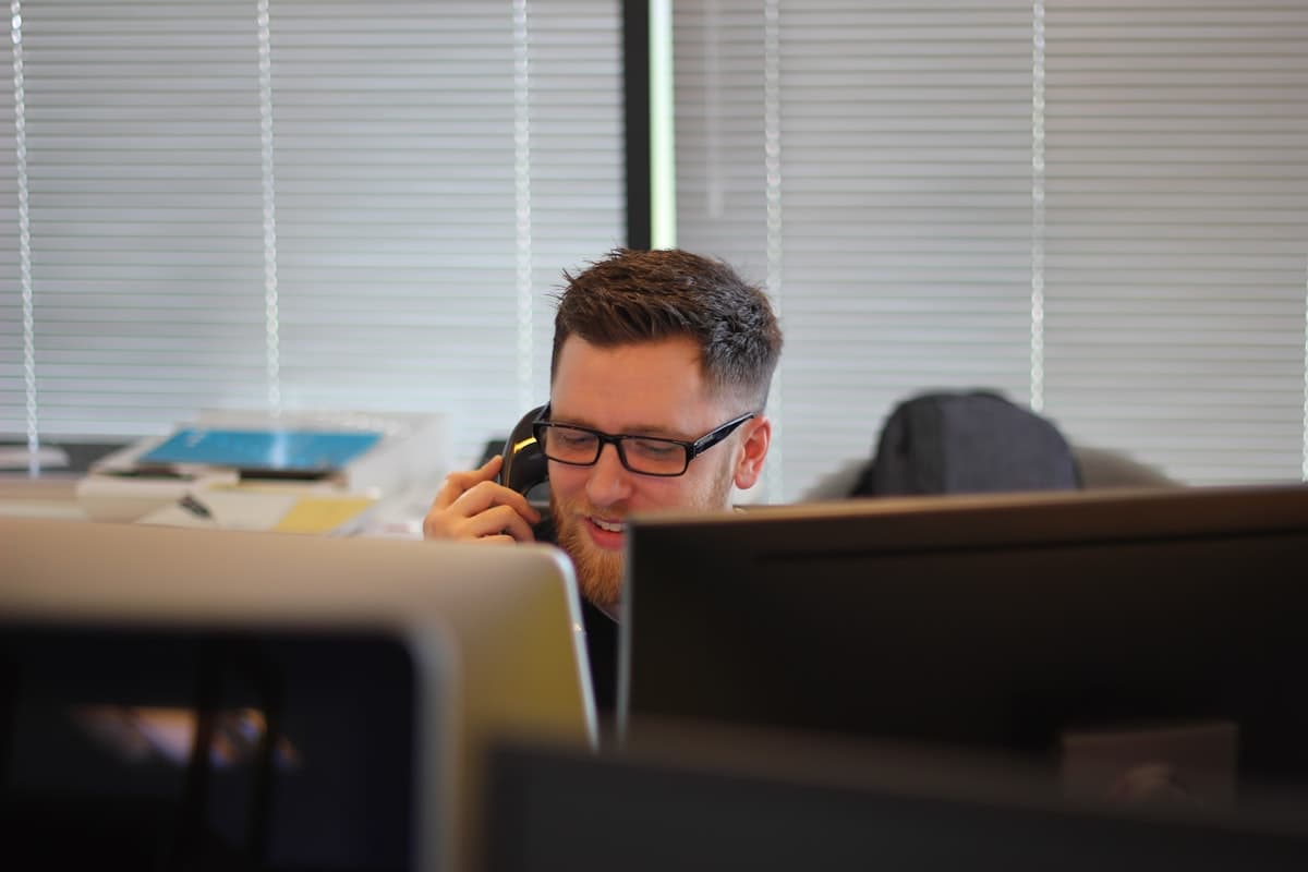 Customer speaking with AI Voice Agent